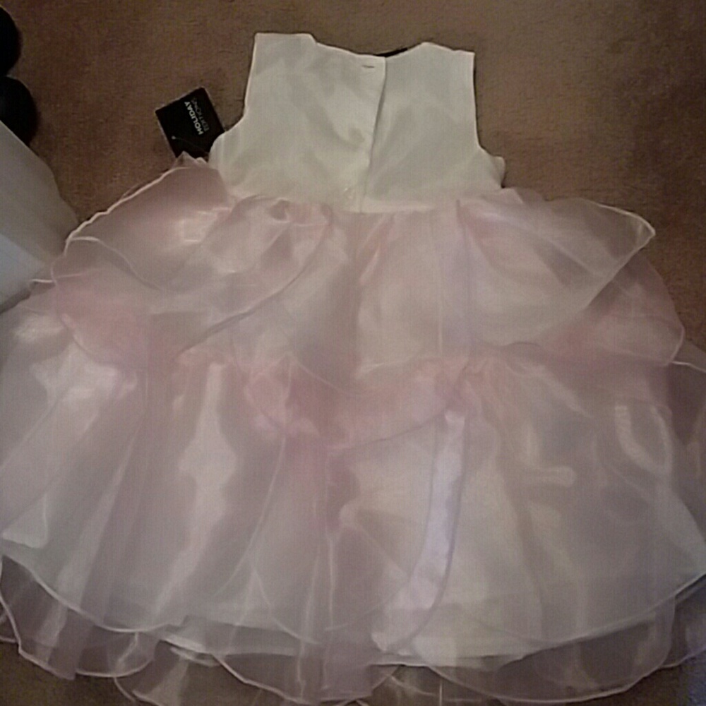To small never worn - Picture 2 of 2